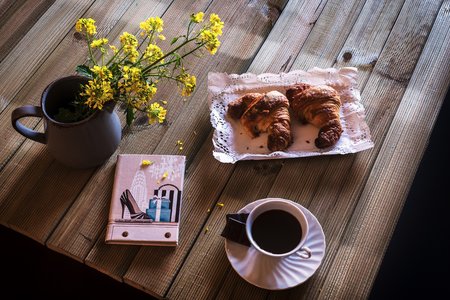 Промоции на книги! Потопете се в магията на хубавата книга!