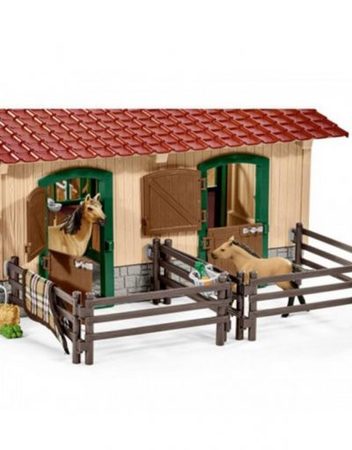 SCHLEICH Комплект КОНЮШНЯ С КОНЕ И АКСЕСОАРИ 42195