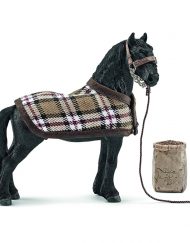 SCHLEICH Фигурка ГРИЖА ЗА ФРИЗИЙСКИ КОН 42269