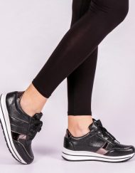 Дамски спортни обувки Nina черни