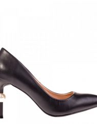 Обувки с ток Adria черни